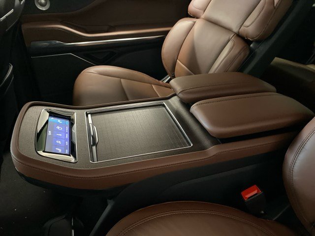New 2026 Lincoln Navigator L Reserve AWD/4WD image 13