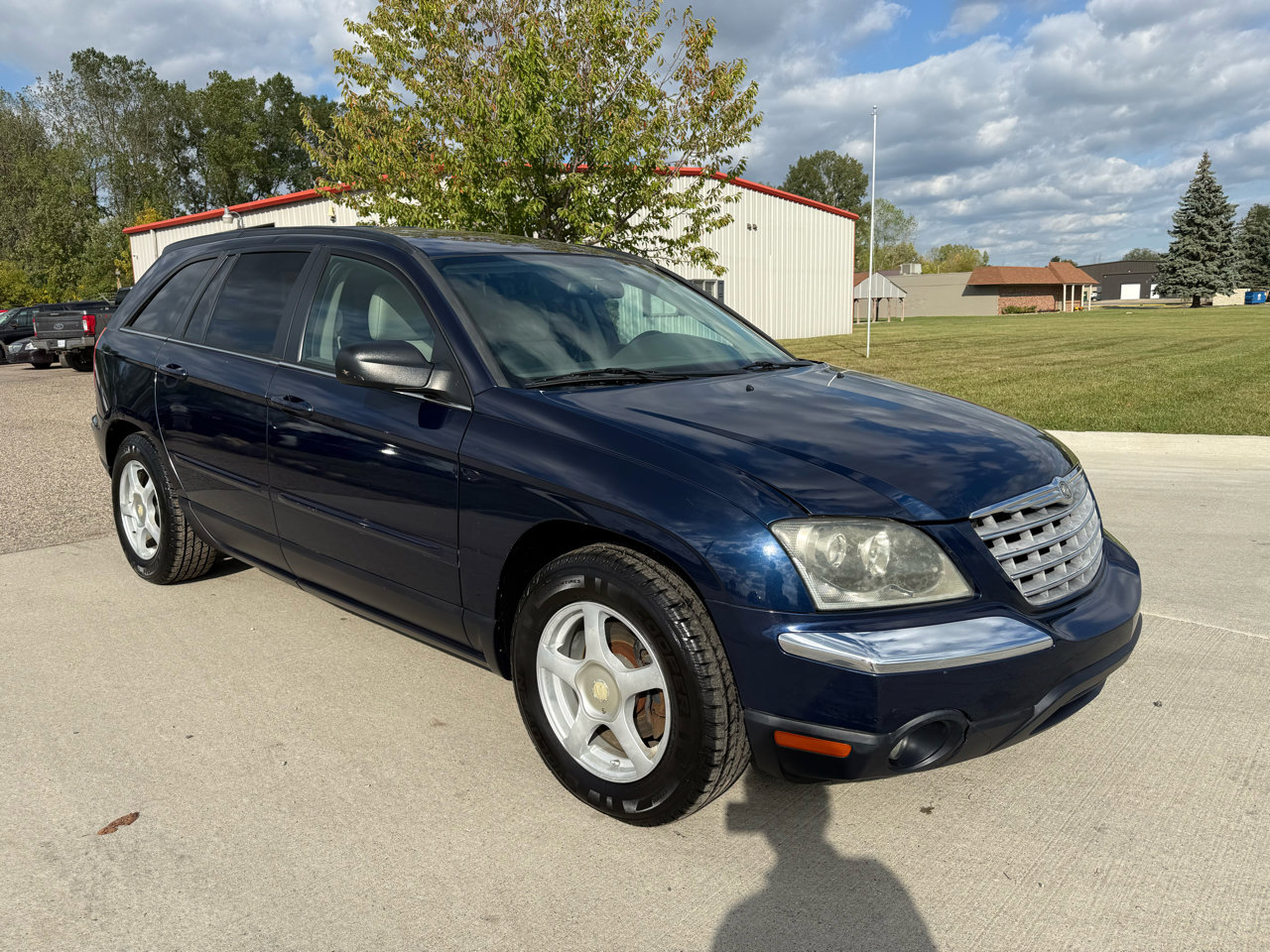 Used 2004 Chrysler Pacifica 2WD image 3