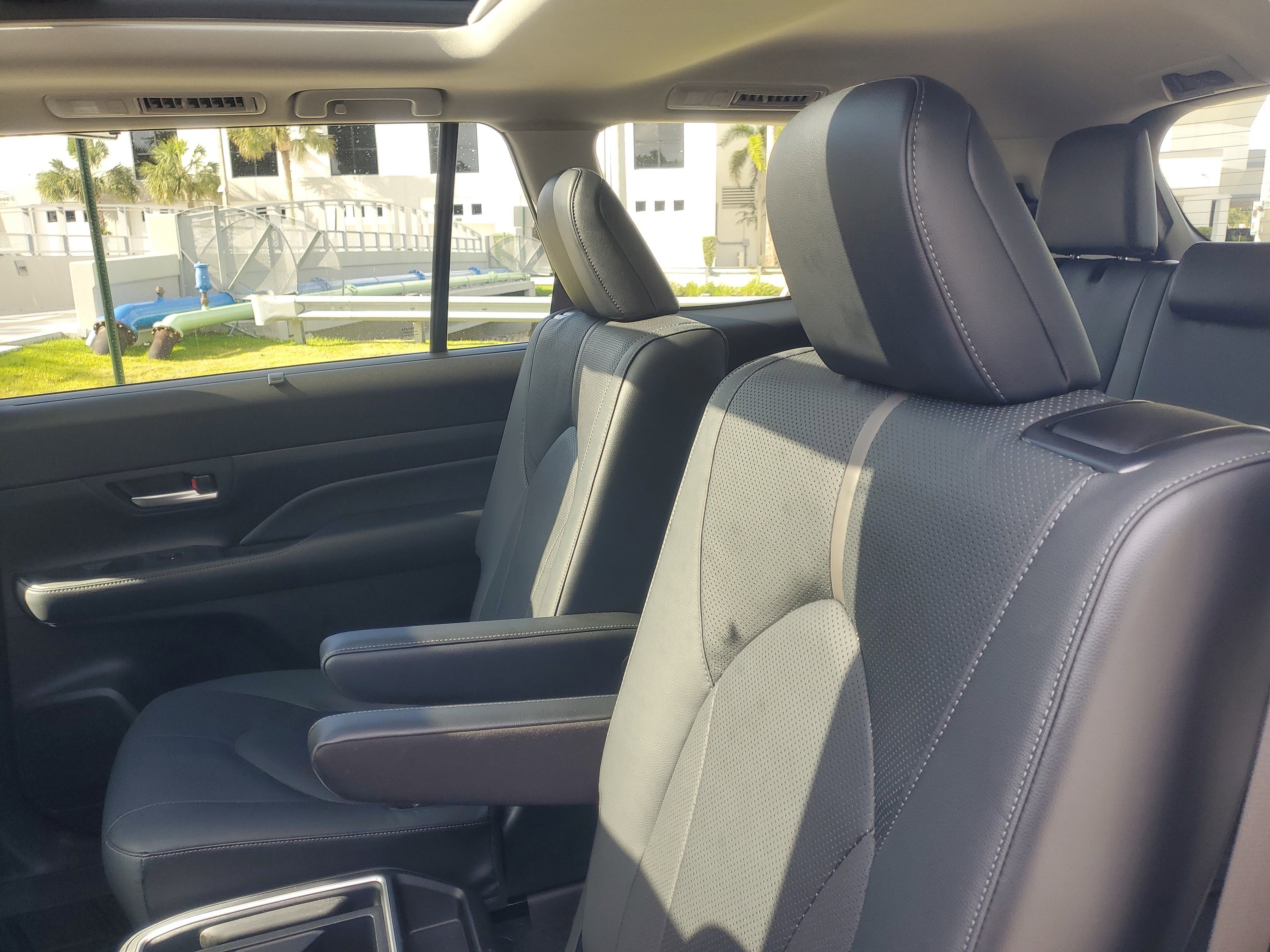 Used 2024 Toyota Grand Highlander AWD image 13