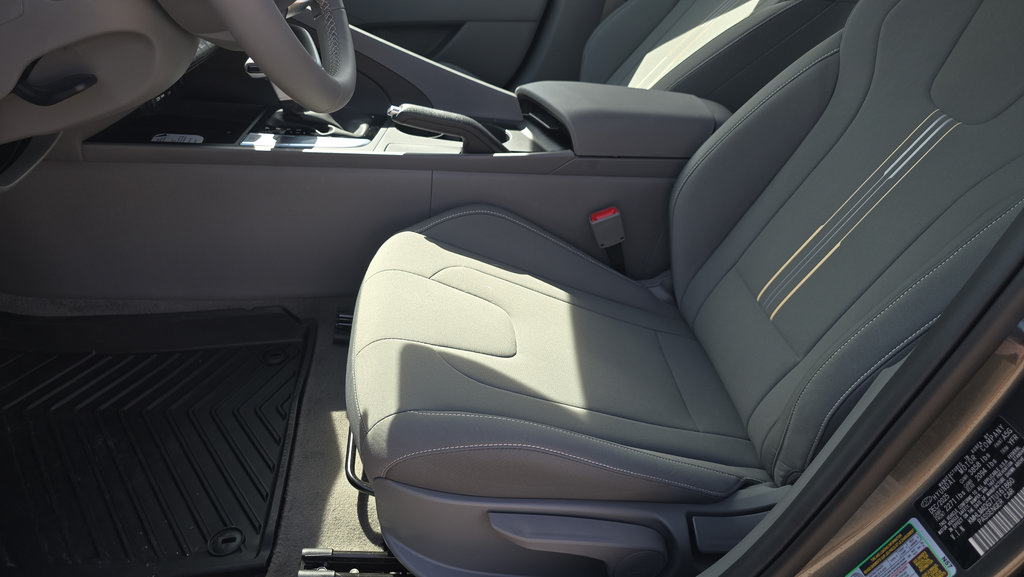 Certified 2026 Hyundai Elantra Sport FWD image 14