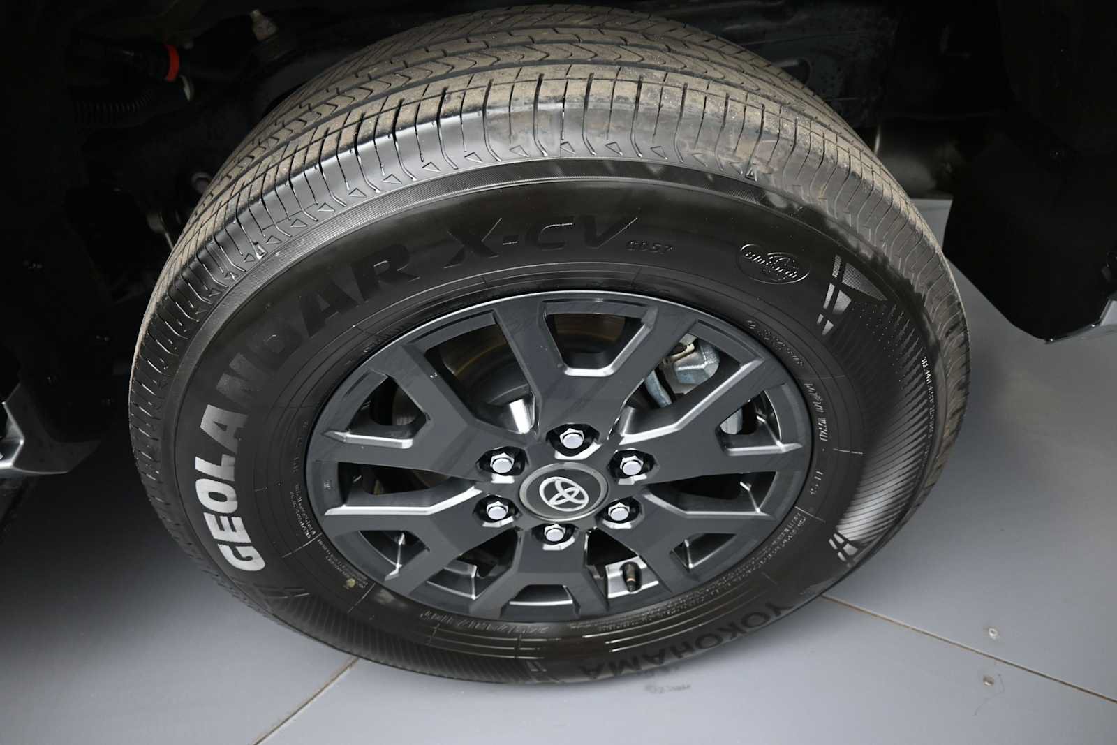 Certified 2025 Toyota 4Runner SR5 AWD/4WD image 17