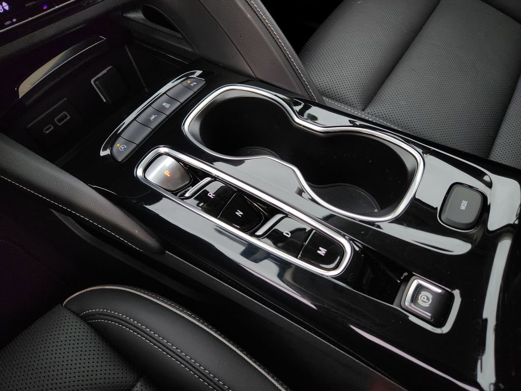 Used 2023 Buick Envision Essence image 24