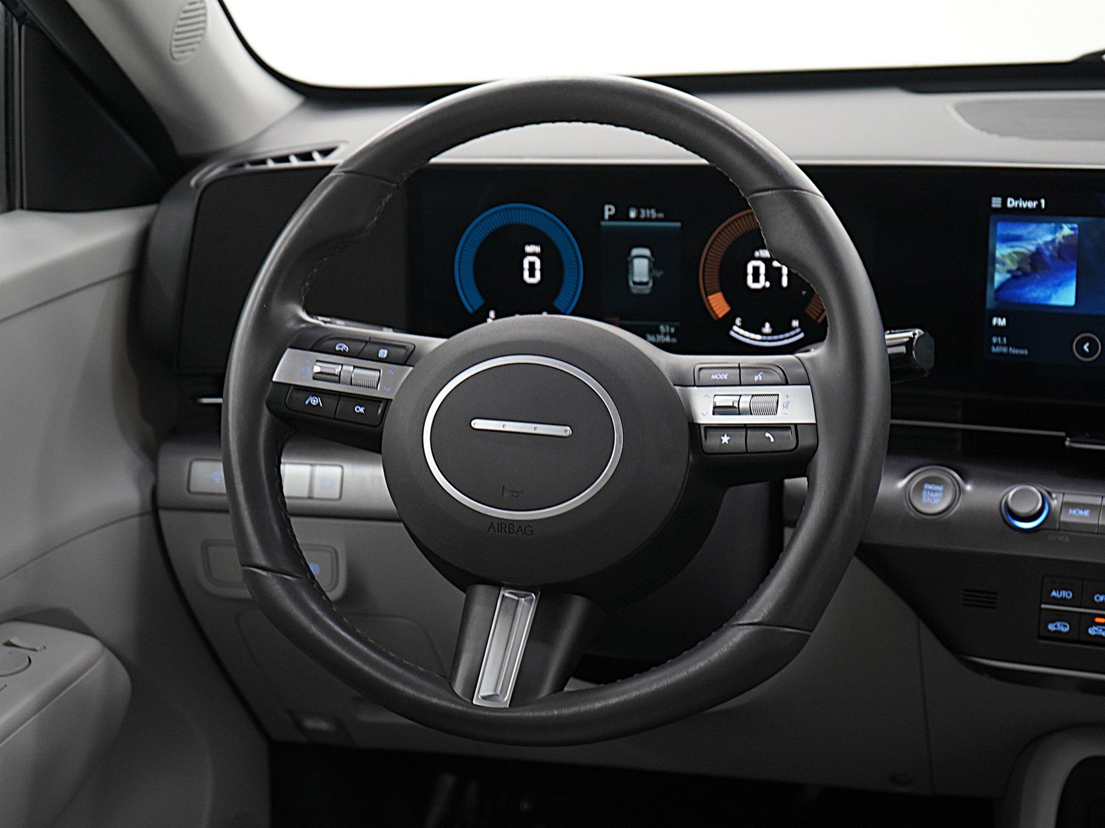 Used 2024 Hyundai Kona SEL image 13