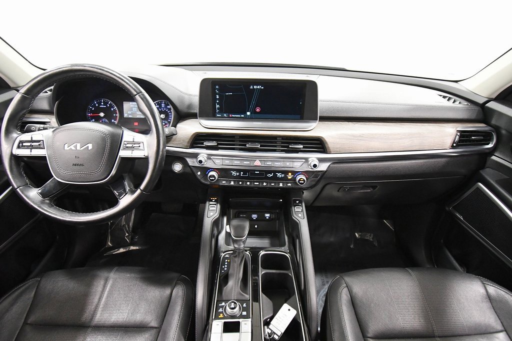 Certified 2022 Kia Telluride EX image 3