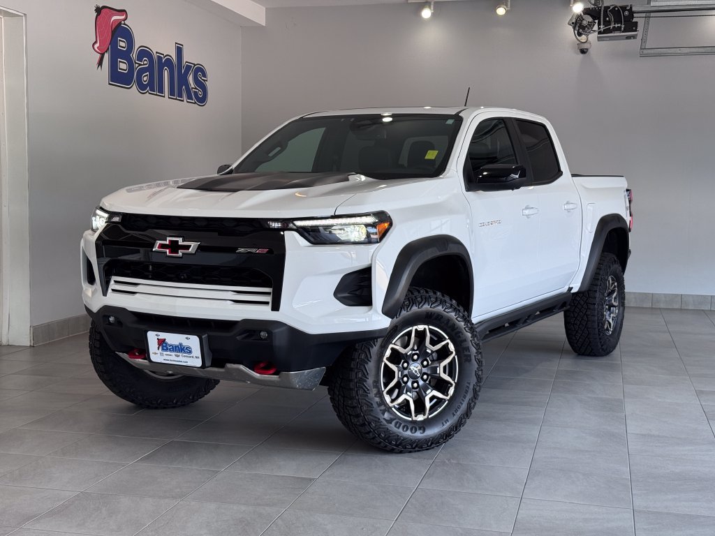 Certified 2025 Chevrolet Colorado ZR2 w/ Technology Package AWD/4WD image 2