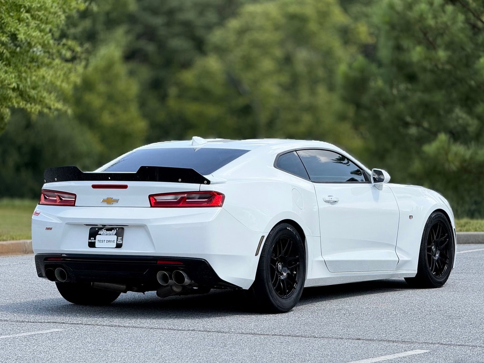 Used 2016 Chevrolet Camaro SS RWD image 11