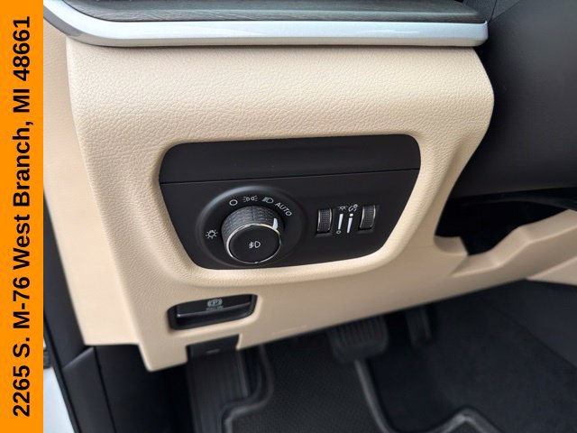New 2027 Jeep Grand Cherokee Limited AWD/4WD image 14