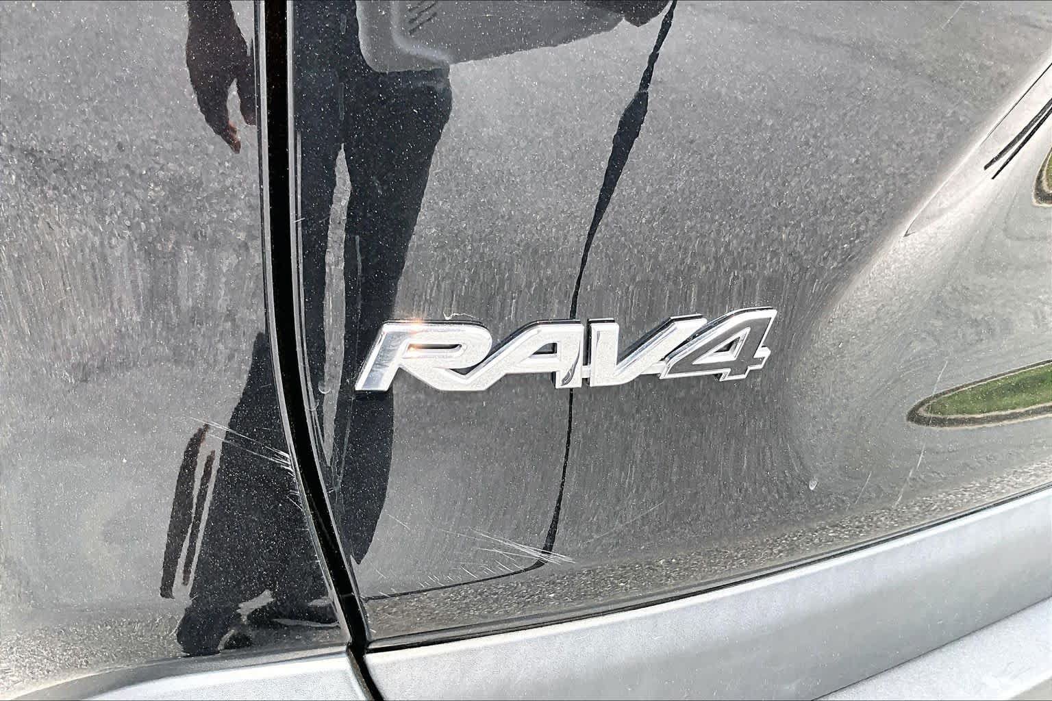 Used 2023 Toyota RAV4 LE AWD/4WD image 30