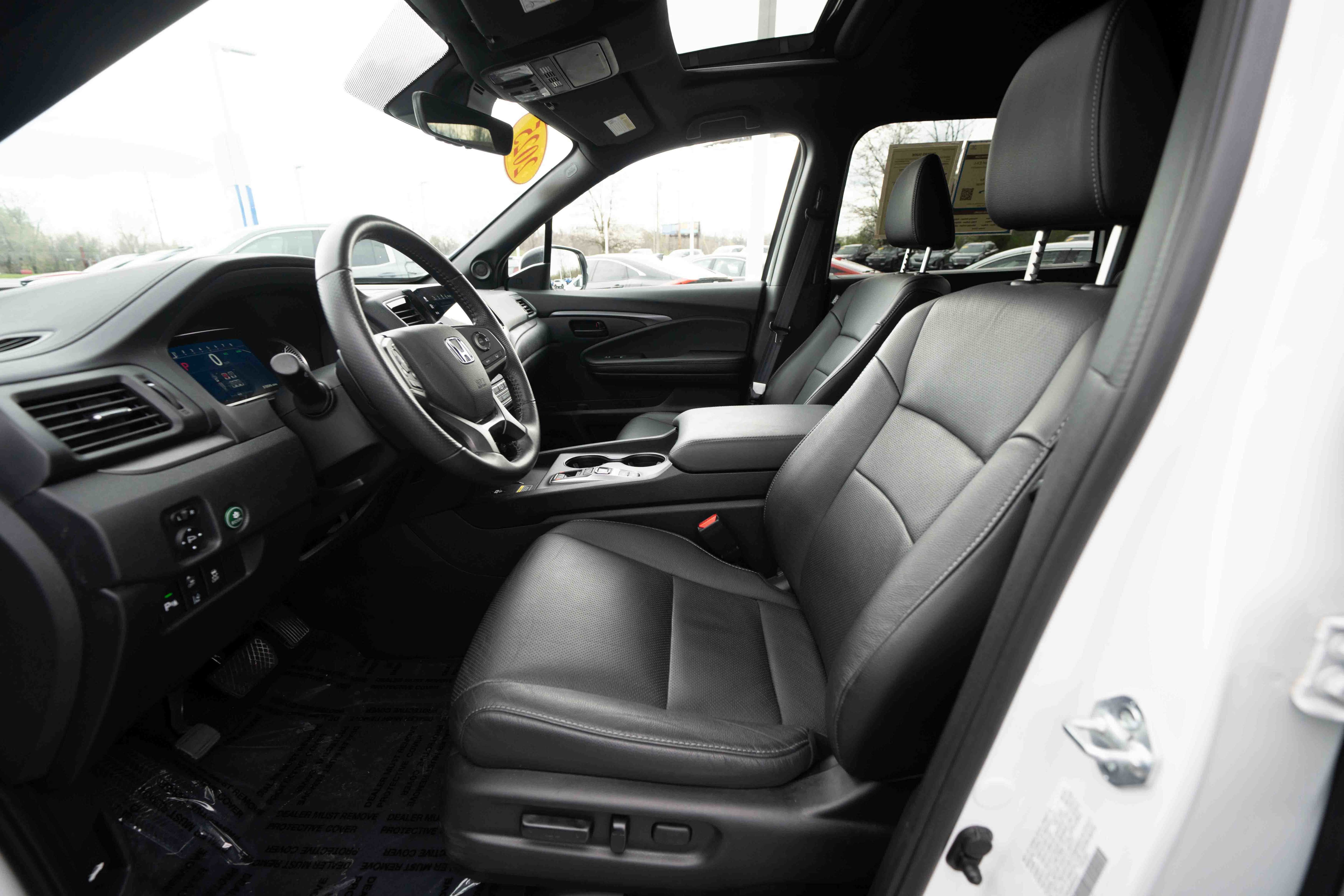 Used 2025 Honda Passport EX-L image 9