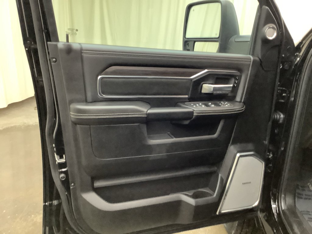 New 2026 RAM 3500 Laramie AWD/4WD image 13
