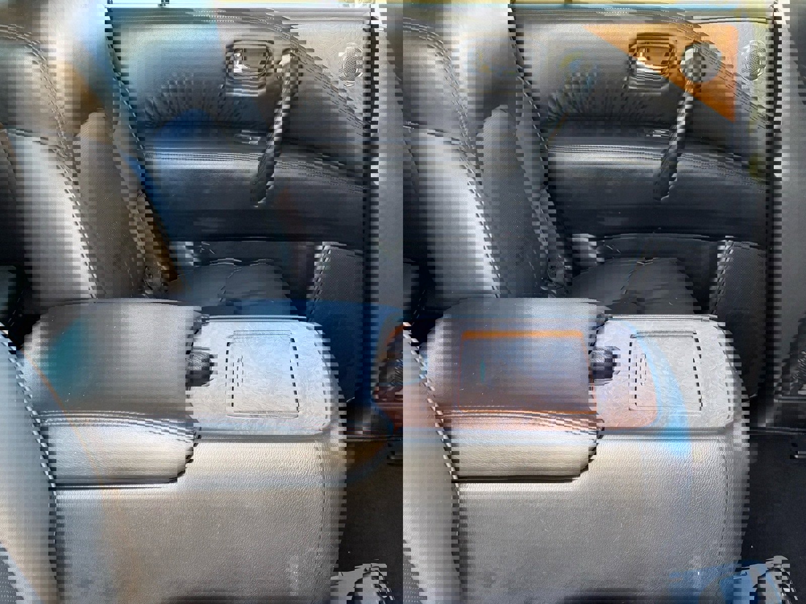 Used 2021 Nissan Armada SL w/ Captain's Chairs Package image 13