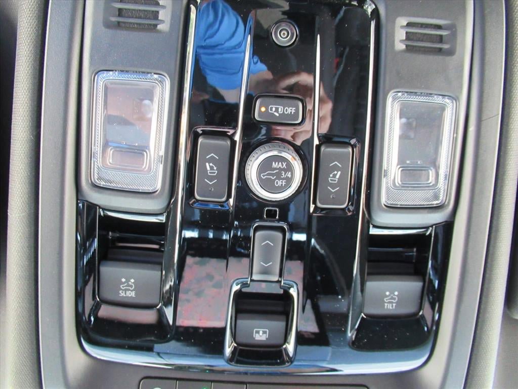 New 2026 GMC Yukon XL Denali Ultimate AWD/4WD image 35