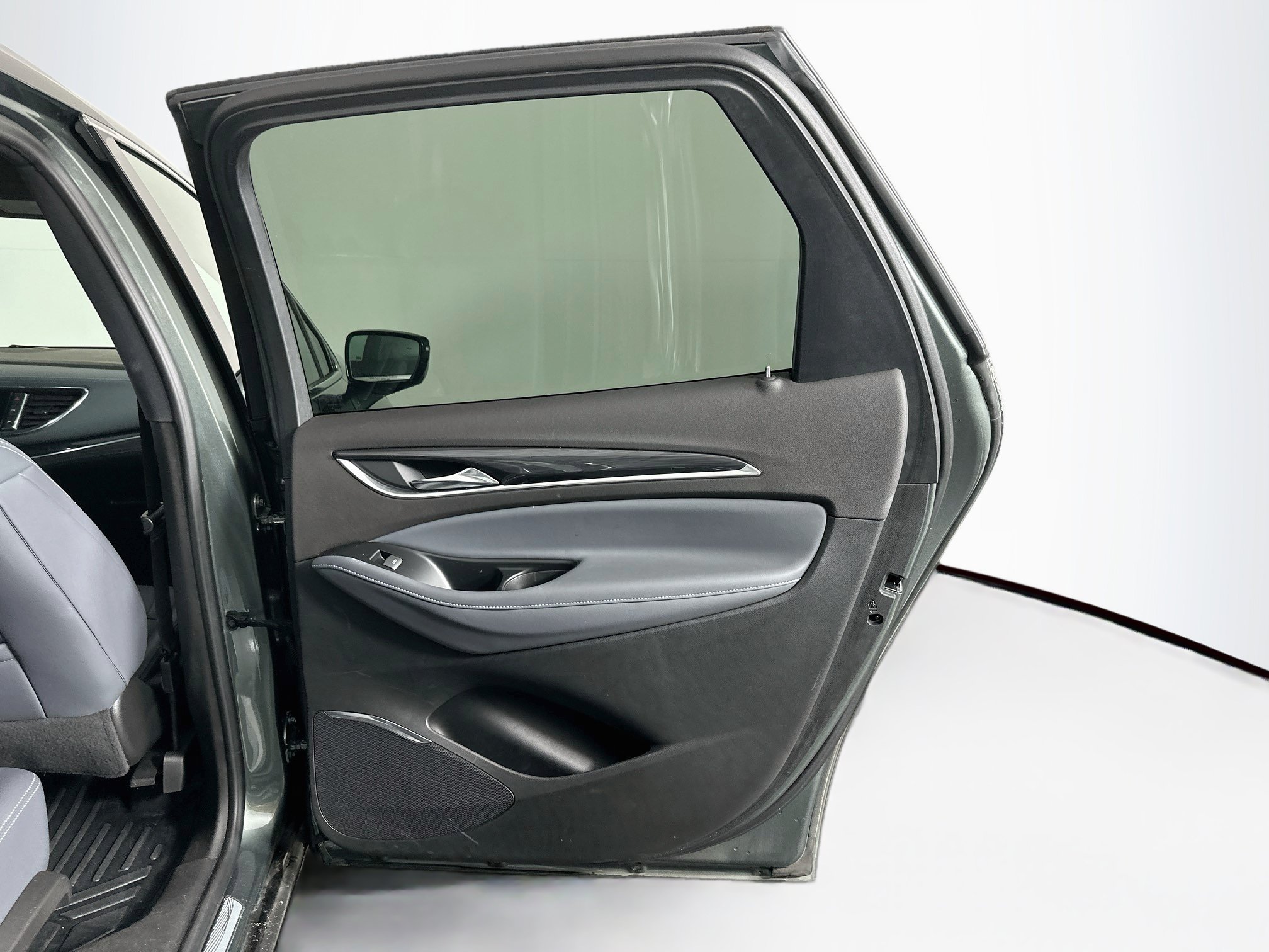 Used 2022 Buick Enclave Essence FWD image 32