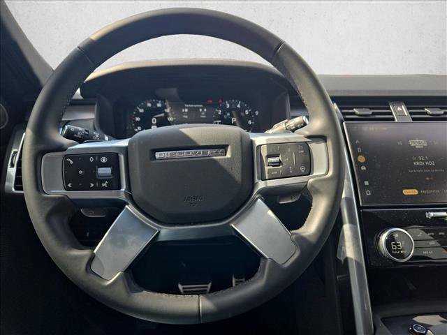 Used 2025 Land Rover Discovery Dynamic SE AWD/4WD image 12