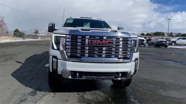 Used 2024 GMC Sierra 2500 Denali w/ Denali Reserve Package image 3