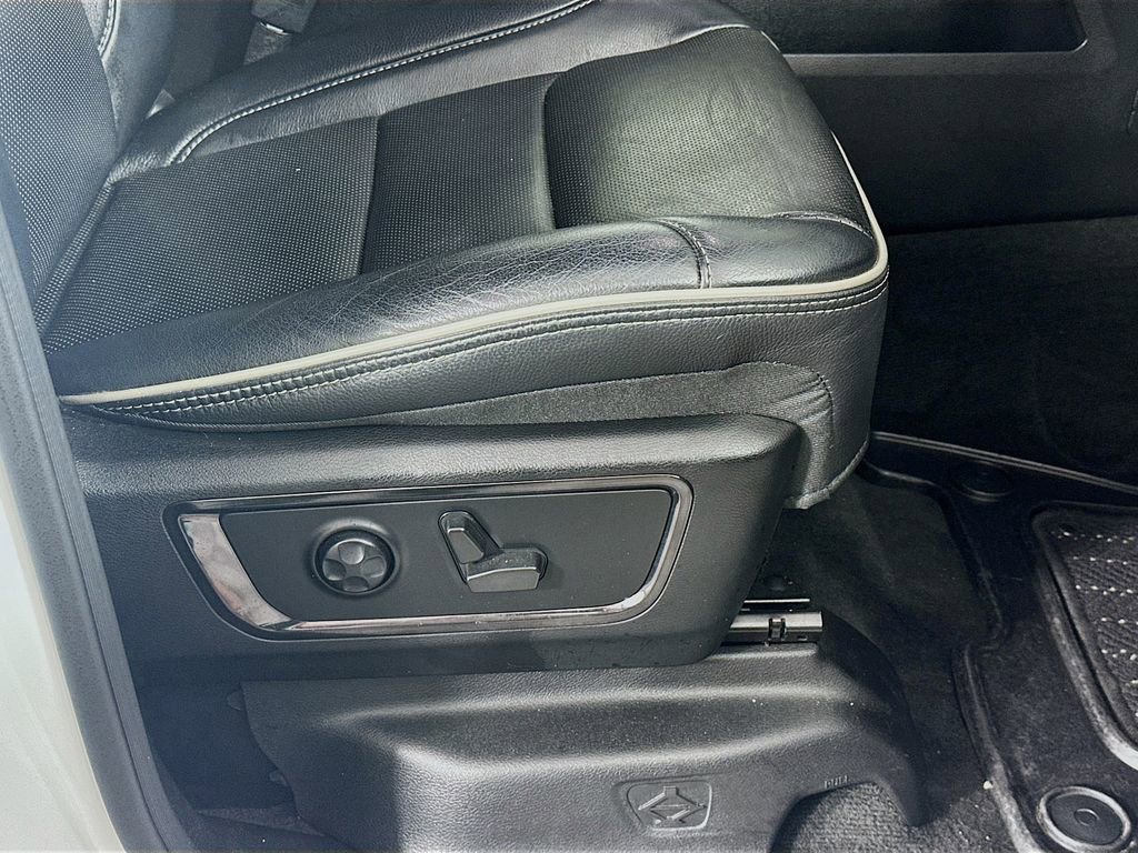 Used 2022 RAM 1500 Limited w/ Body Color Bumper Group image 24