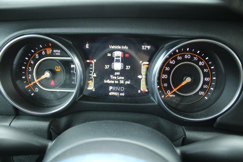 Used 2020 Jeep Gladiator Overland w/ LED Lighting Group image 19