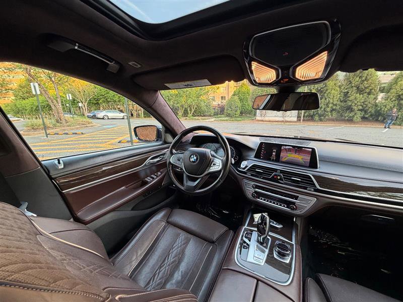 Used 2019 BMW 750i xDrive w/ Luxury Rear Seating Package AWD/4WD image 40