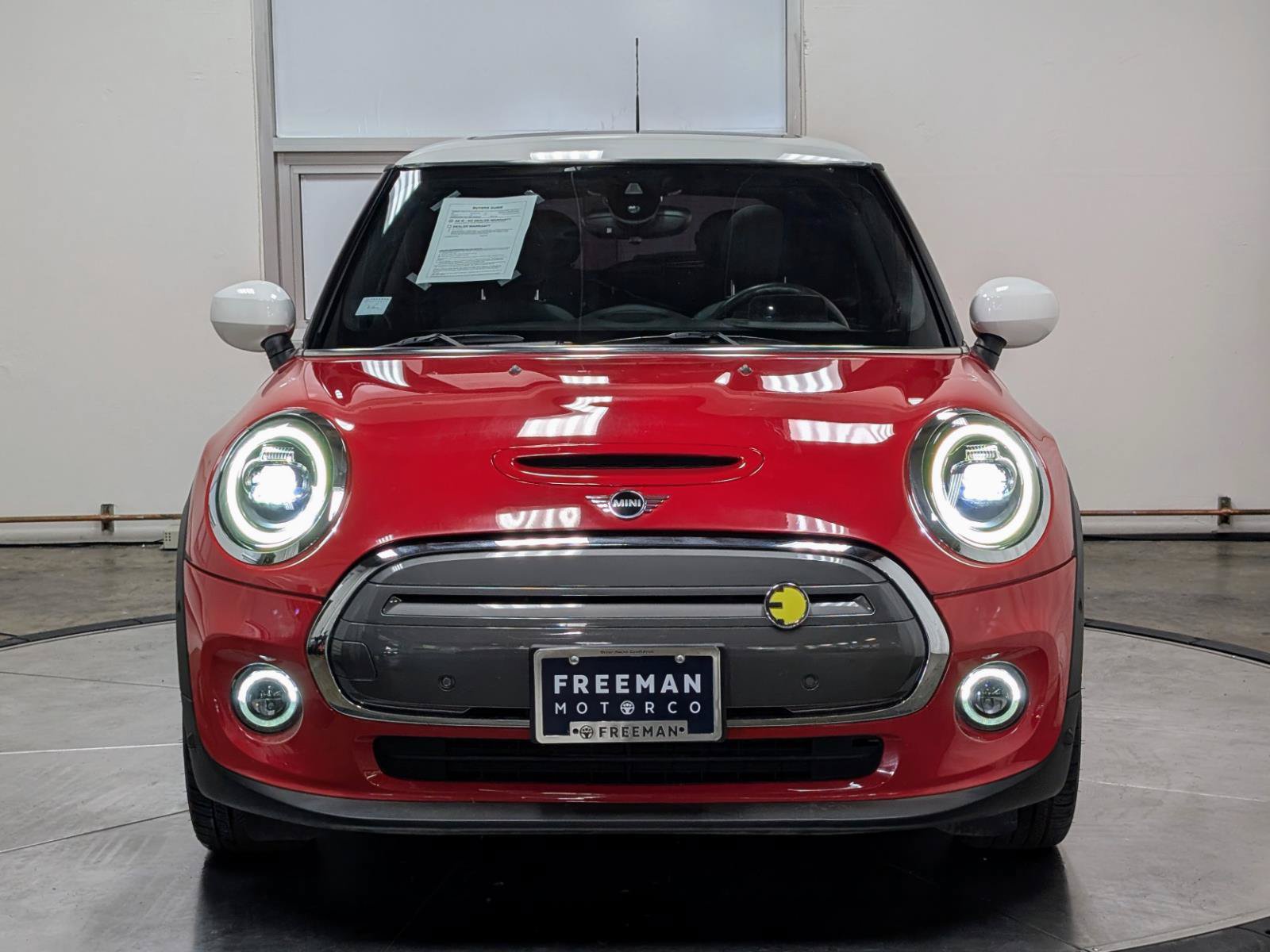 Used 2021 MINI Cooper SE w/ 8.8" Touchscreen Nav Package FWD image 3