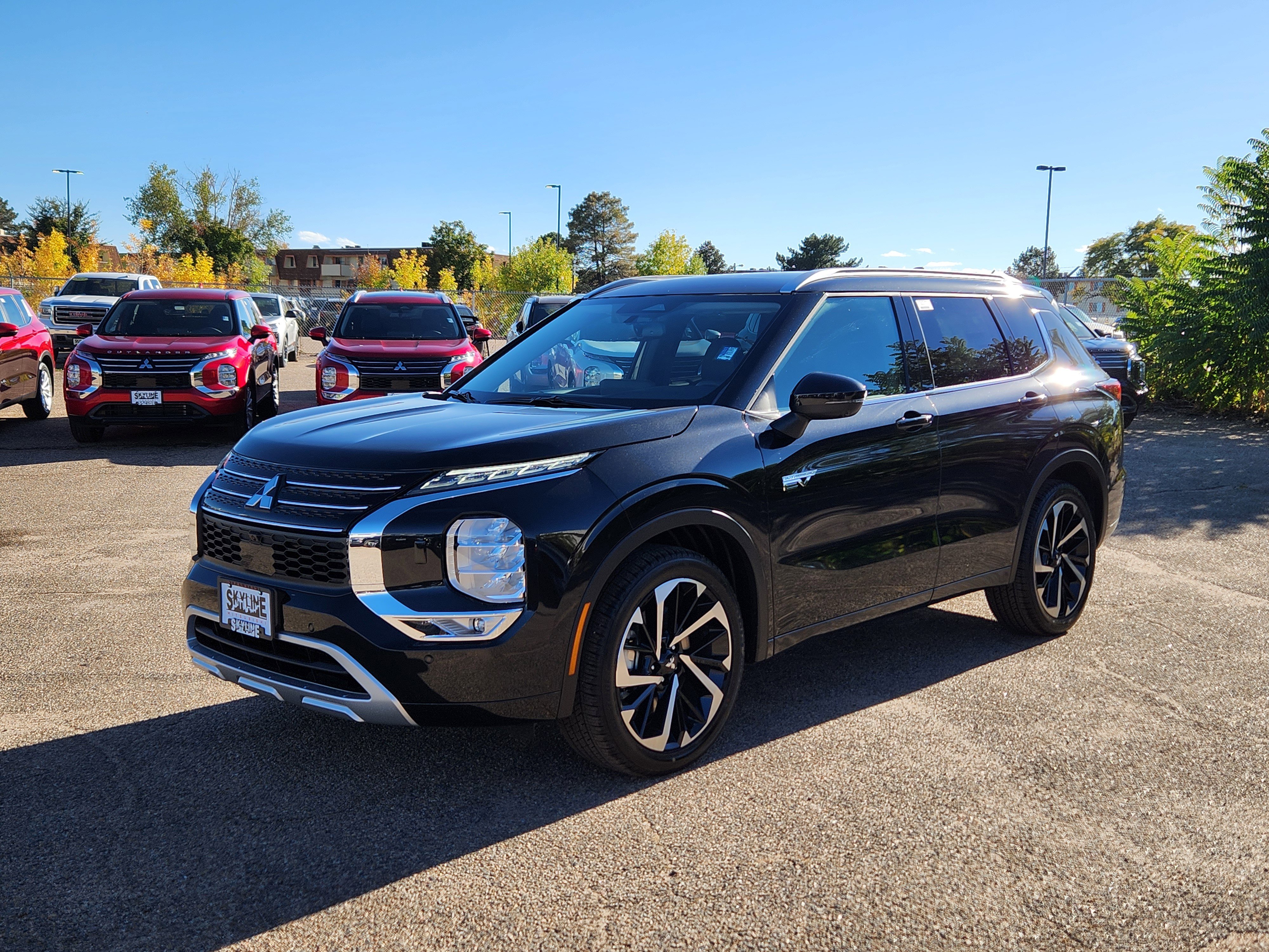 New 2025 Mitsubishi Outlander SEL image 2