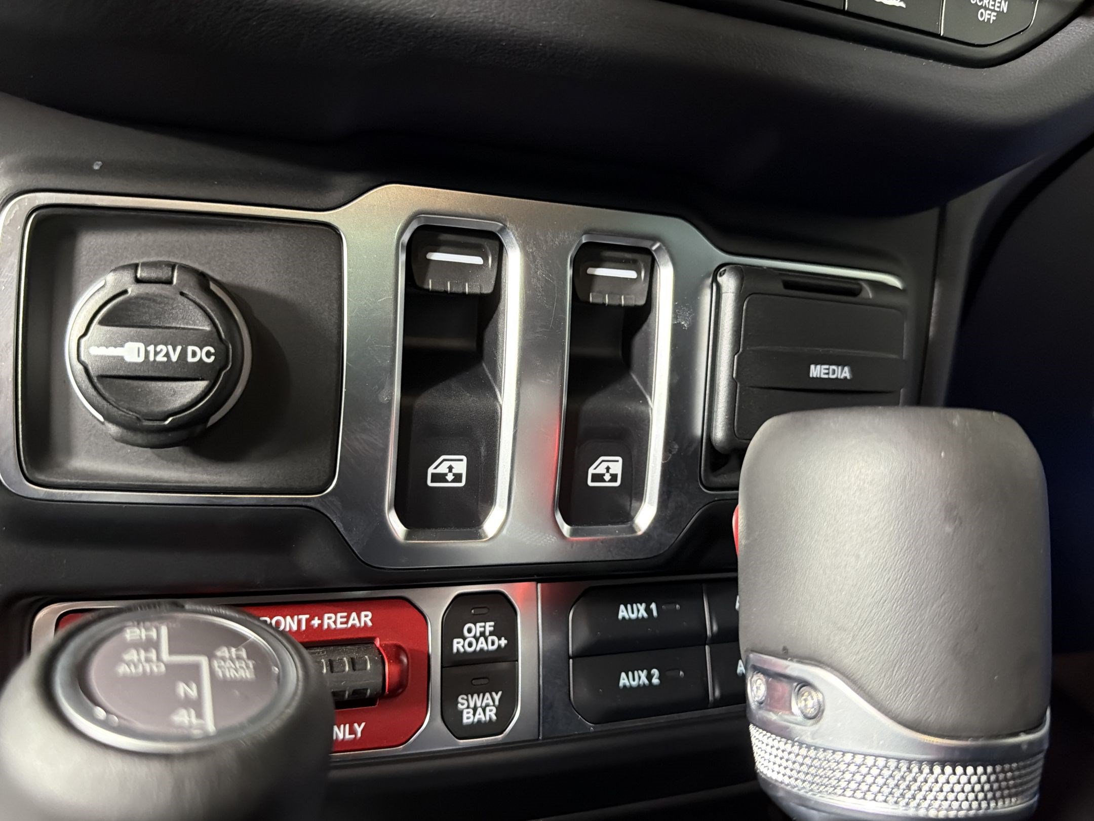 Used 2026 Jeep Wrangler Rubicon AWD/4WD image 16