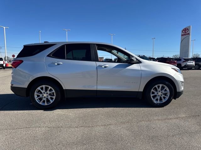 Used 2021 Chevrolet Equinox LS w/ LS Convenience Package image 7