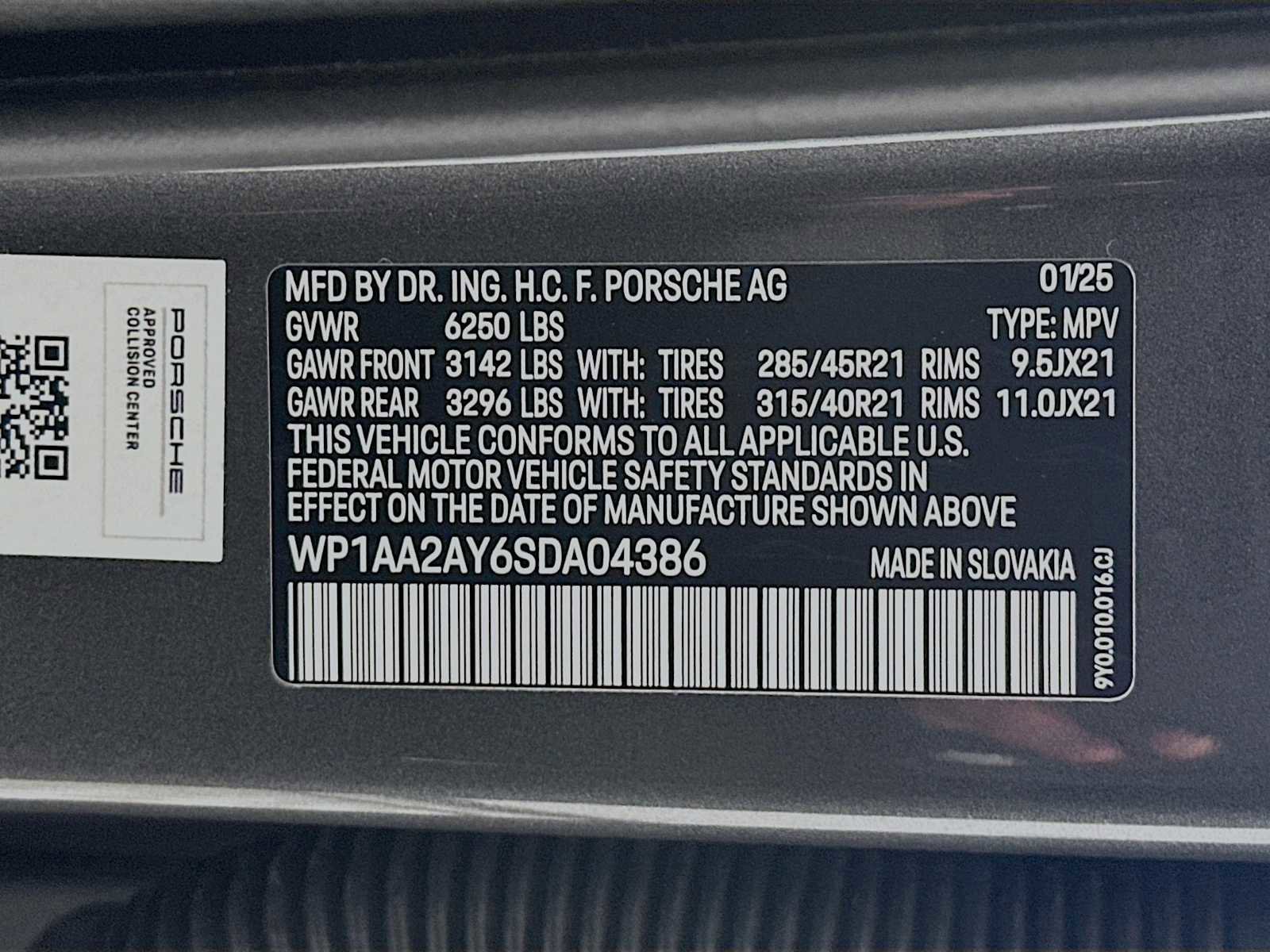 Certified 2025 Porsche Cayenne image 33