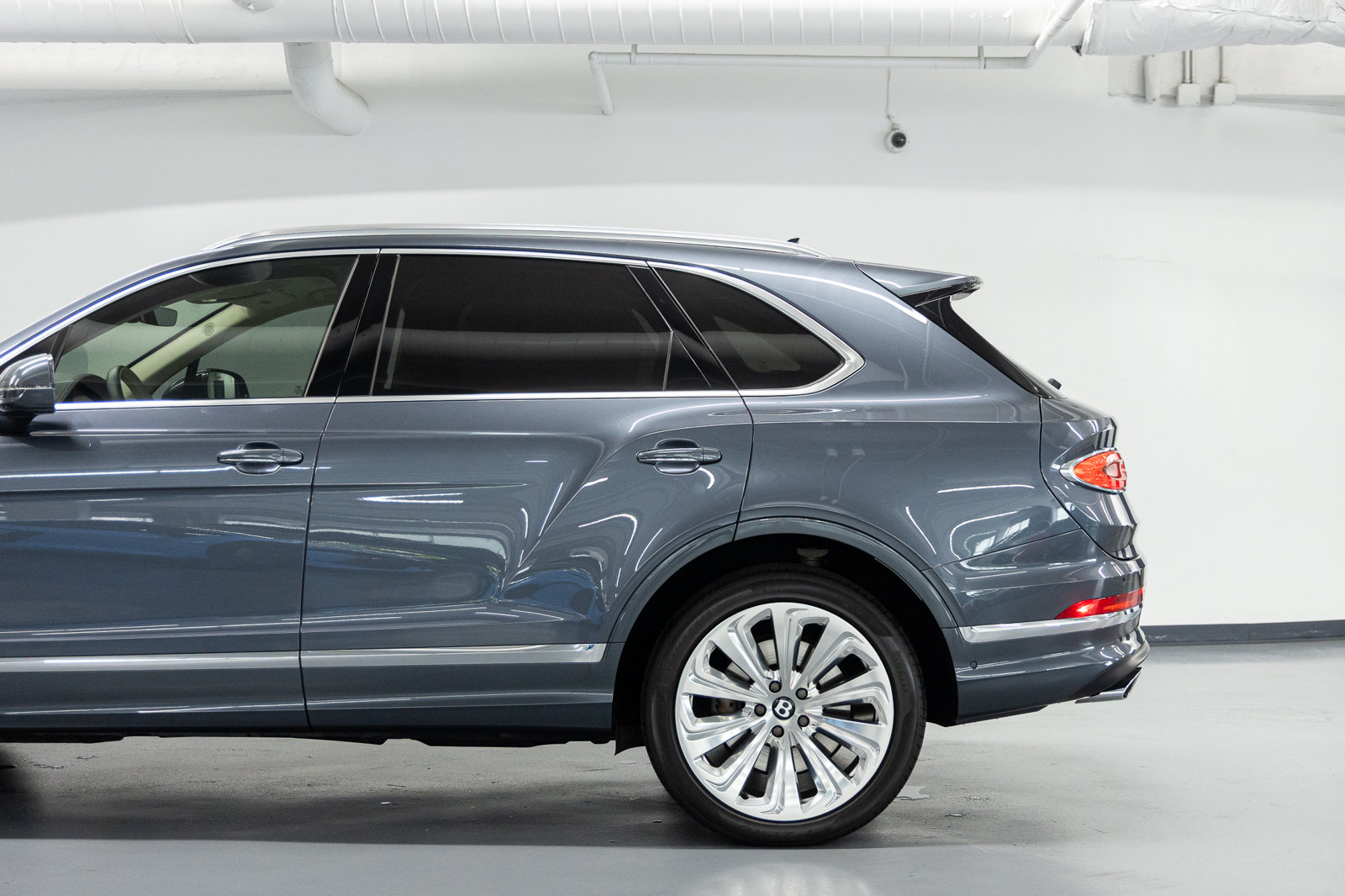 Certified 2023 Bentley Bentayga AWD/4WD image 18