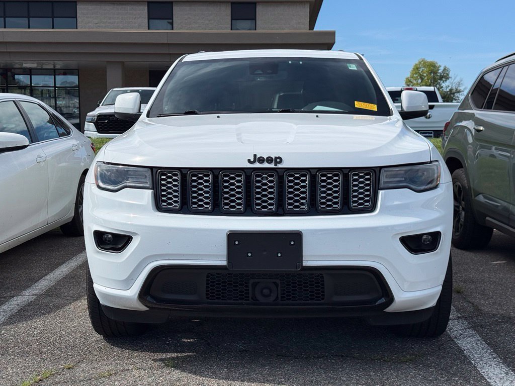 Used 2020 Jeep Grand Cherokee Altitude AWD/4WD image 11