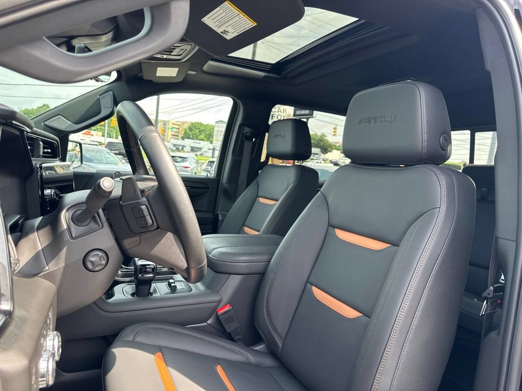 Used 2024 GMC Sierra 1500 AT4 w/ Technology Package AWD/4WD image 14