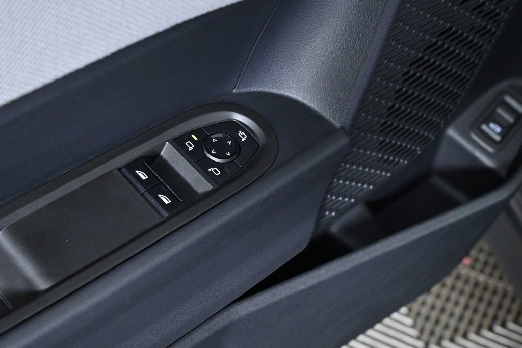 Certified 2025 MINI Cooper 2-Door Hardtop image 24