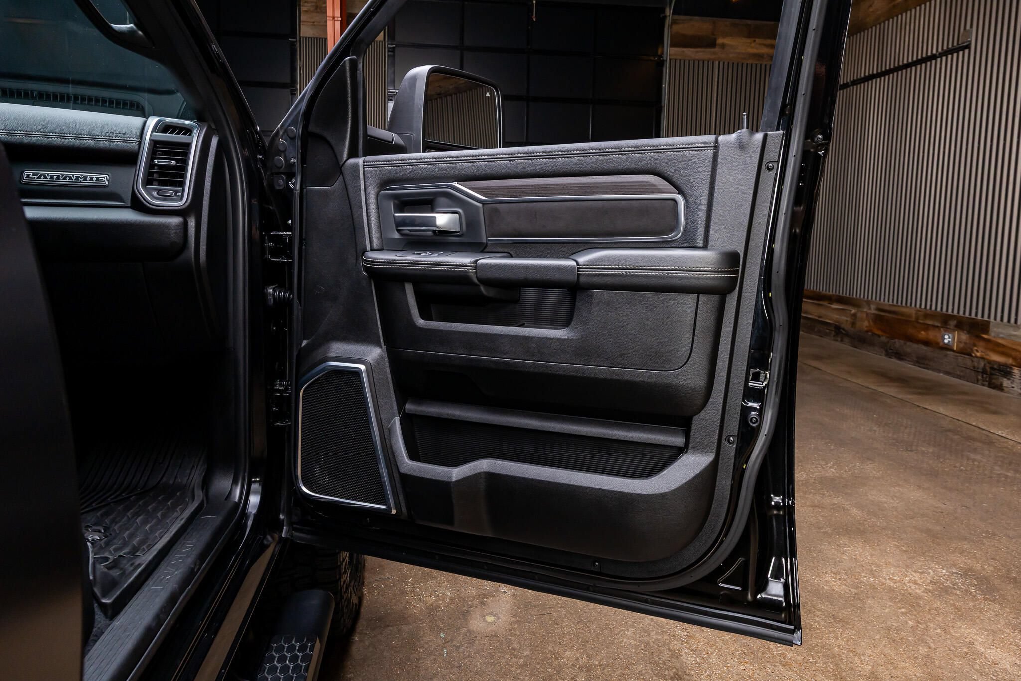 Used 2025 RAM 2500 Laramie w/ Night Edition AWD/4WD image 46