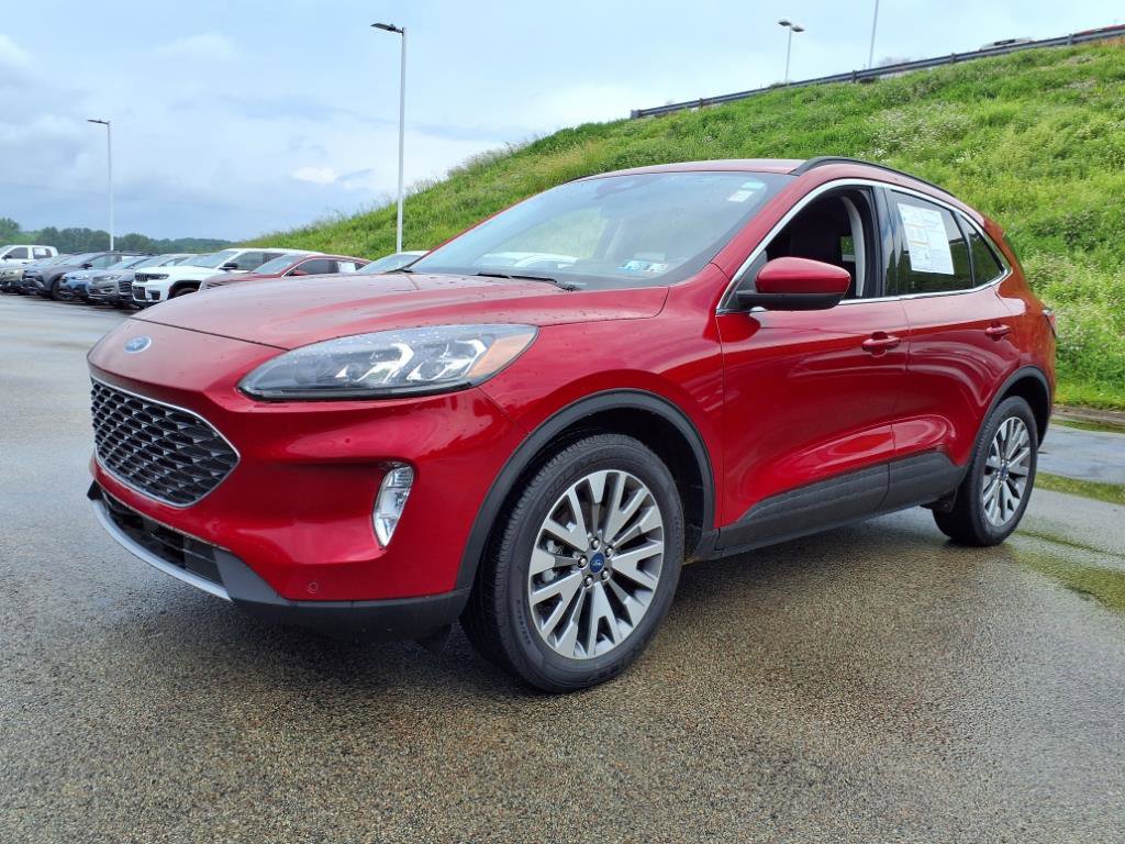 Certified 2022 Ford Escape Titanium image 3