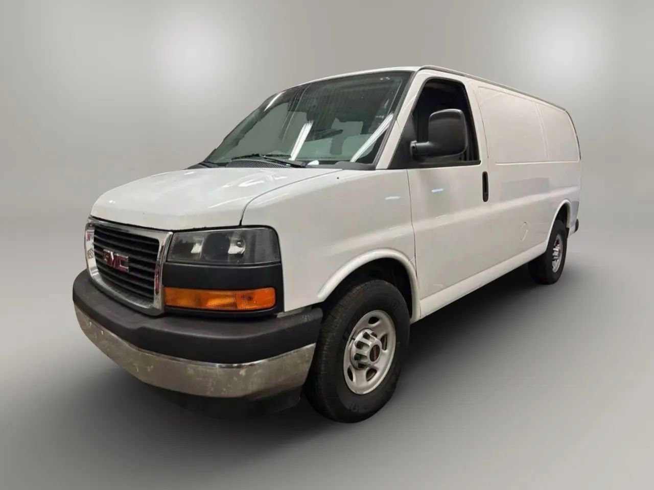 Used 2017 GMC Savana 2500 image 1