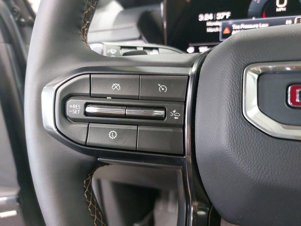 Used 2025 GMC Acadia AT4 w/ Luxury Package AWD/4WD image 19