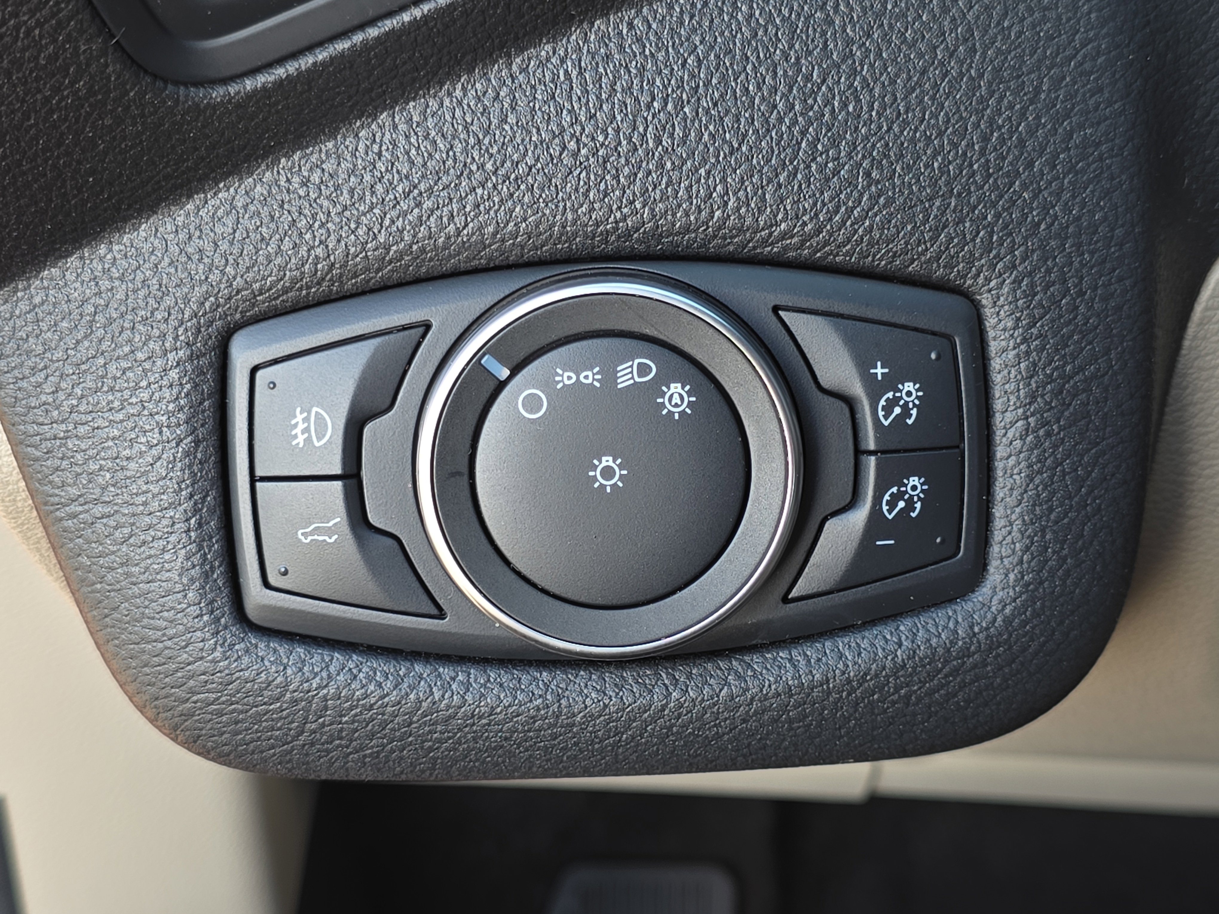 Used 2019 Ford Escape SEL FWD image 25