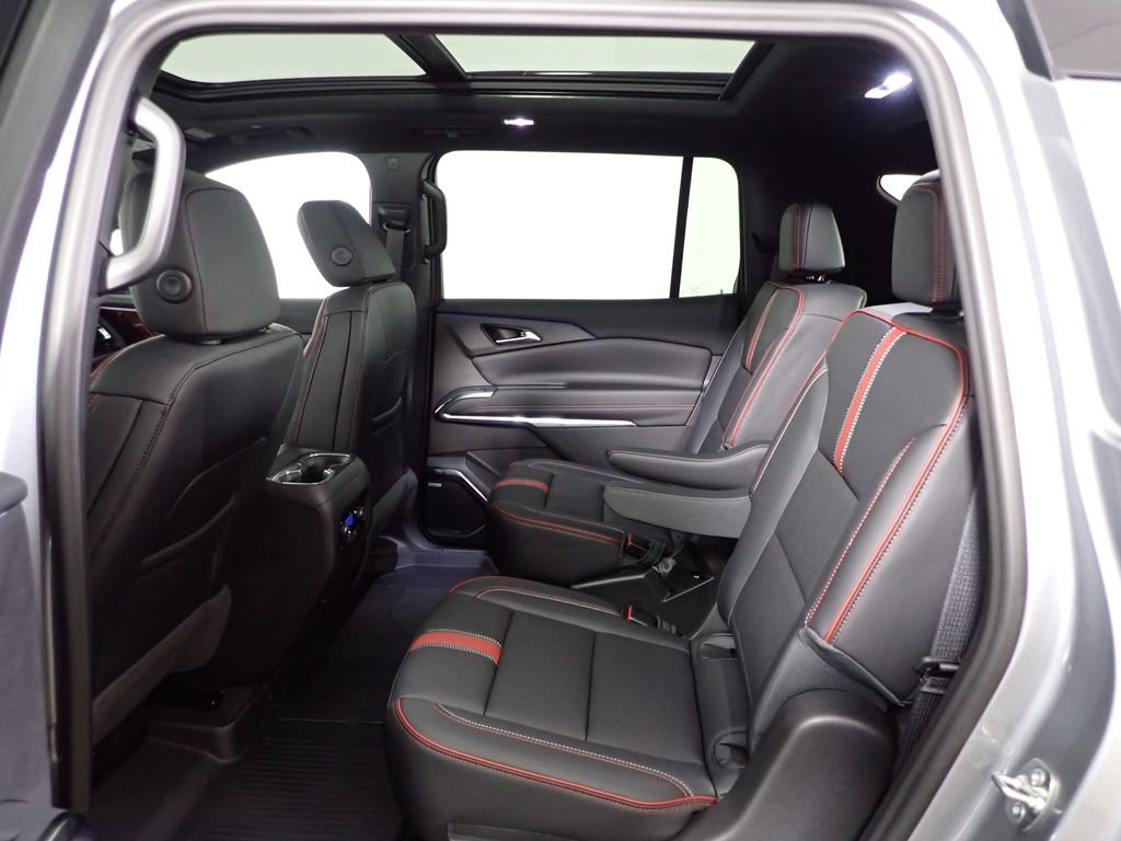 New 2027 Chevrolet Traverse RS w/ LPO, Floor Liner Package AWD/4WD image 36