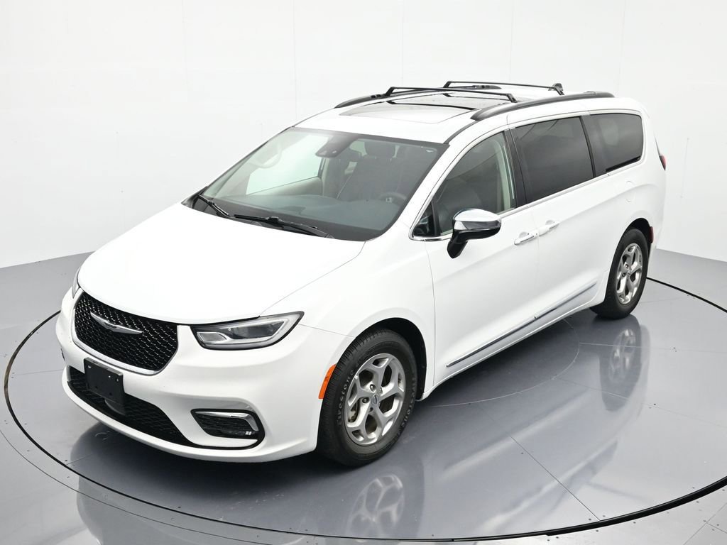 Used 2023 Chrysler Pacifica Limited image 30