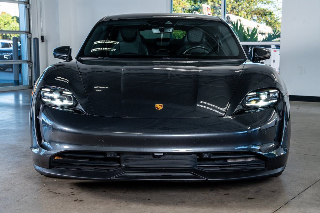 Used 2021 Porsche Taycan image 3