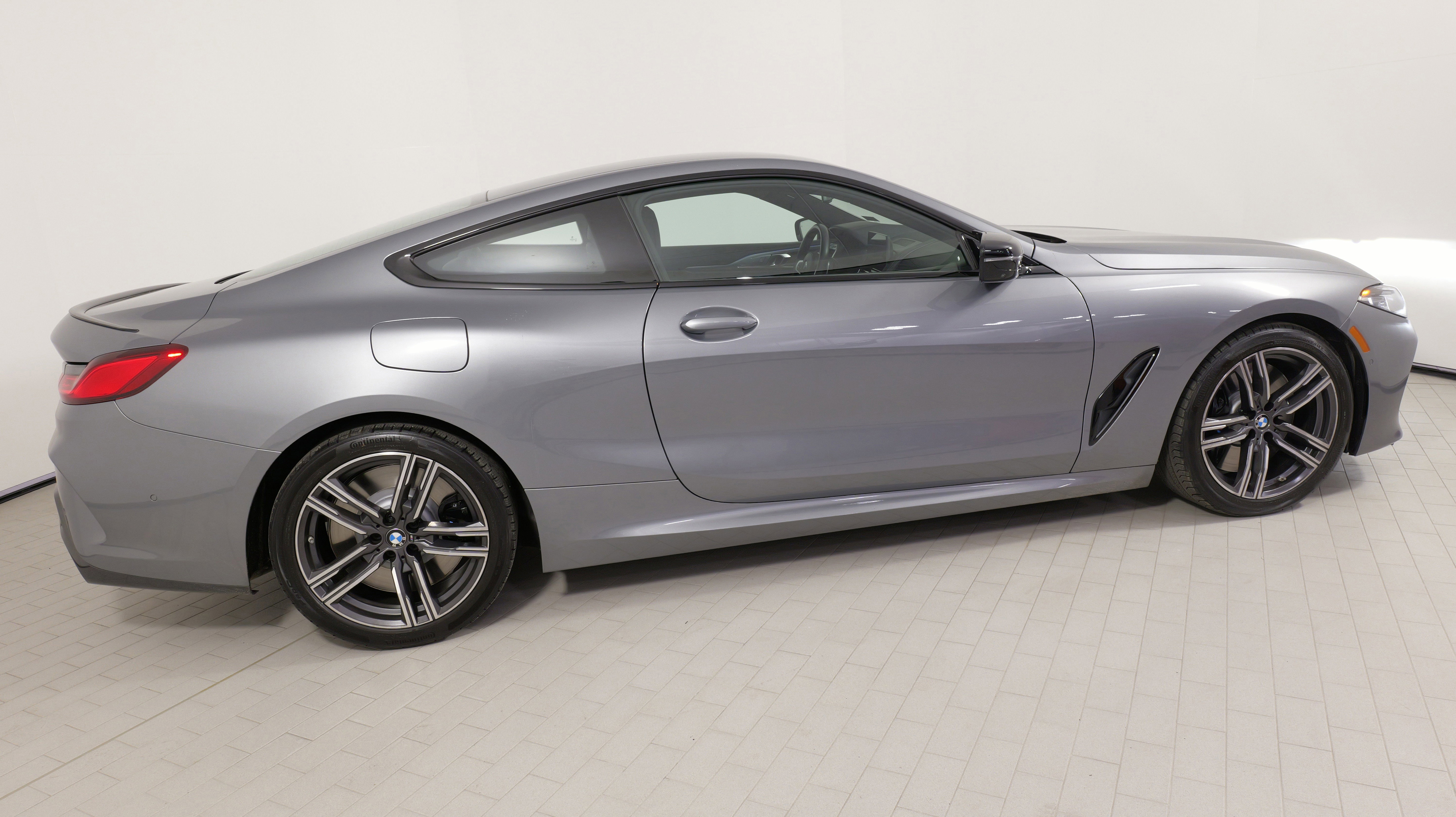 Used 2023 BMW M850i xDrive Coupe w/ Driving Assistance Package image 9
