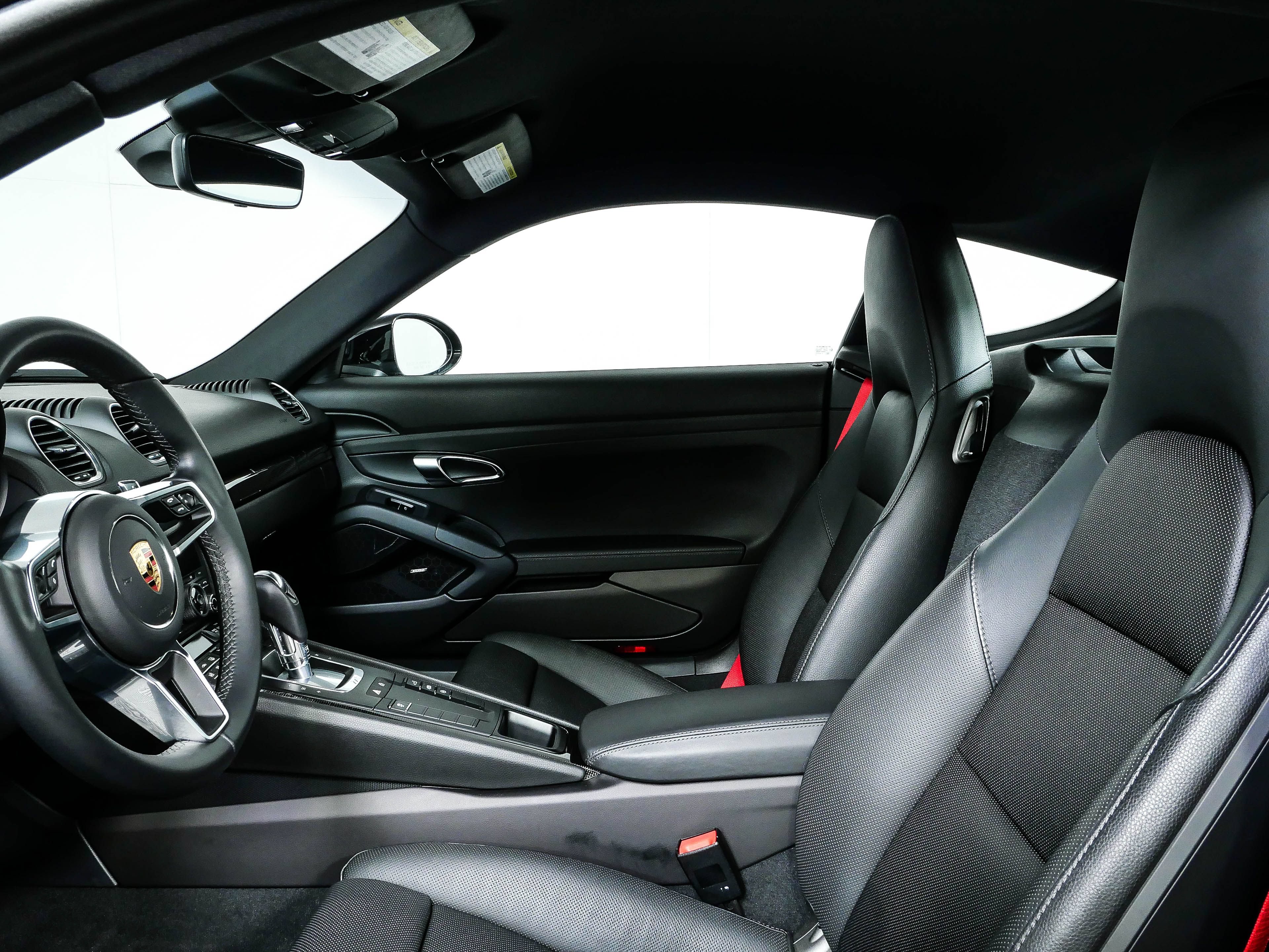 Certified 2024 Porsche 718 Cayman S RWD image 5