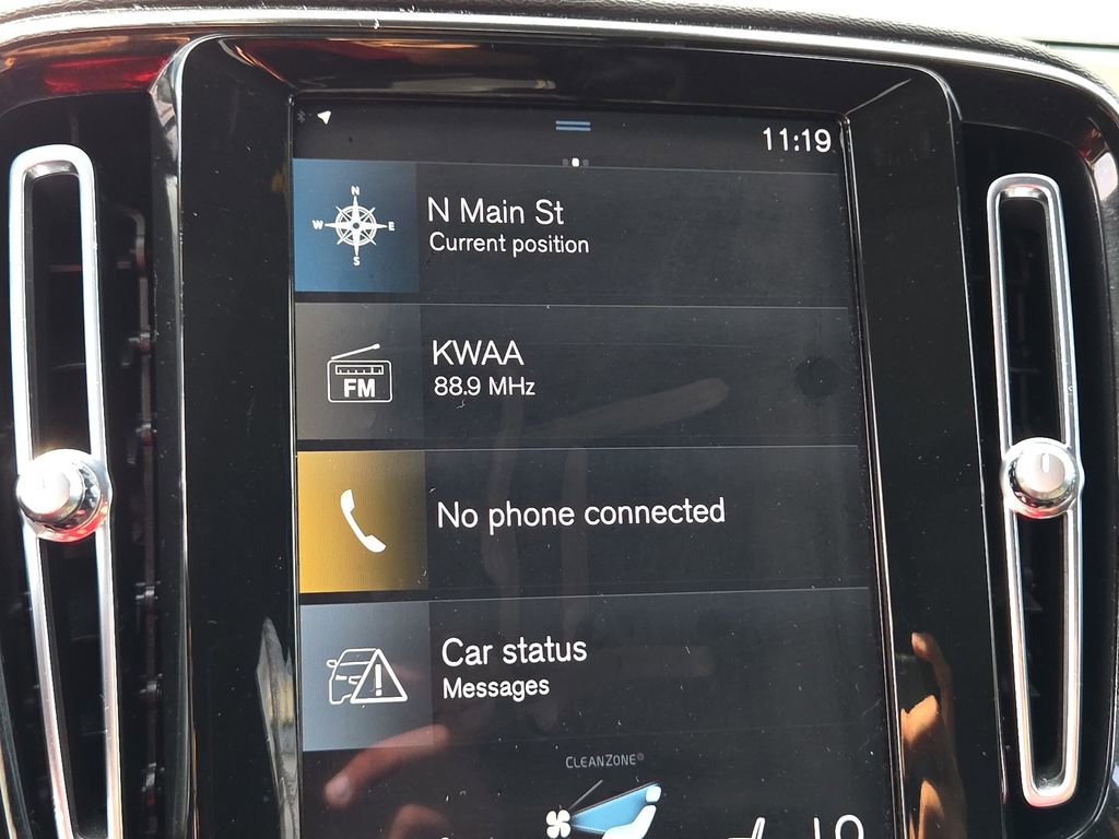 Used 2021 Volvo XC40 T5 R-Design w/ Advanced Package image 19