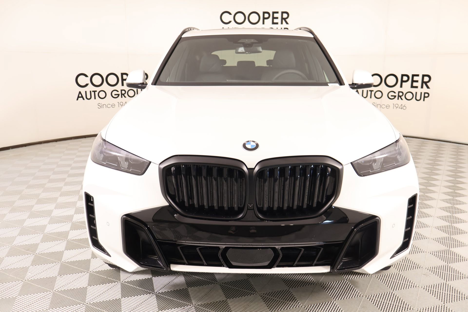 New 2026 BMW X5 xDrive40i w/ M Sport Package AWD/4WD image 9
