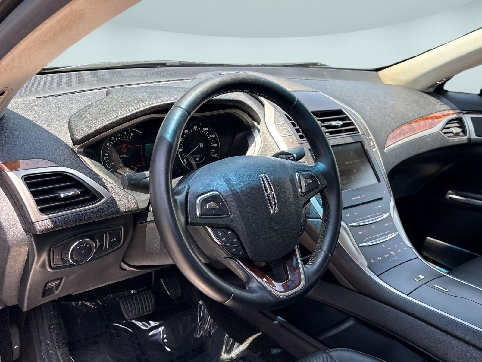 Used 2016 Lincoln MKZ w/ Equipment Group 300A Reserve FWD image 4