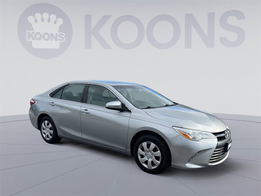 Used 2017 Toyota Camry LE image 10