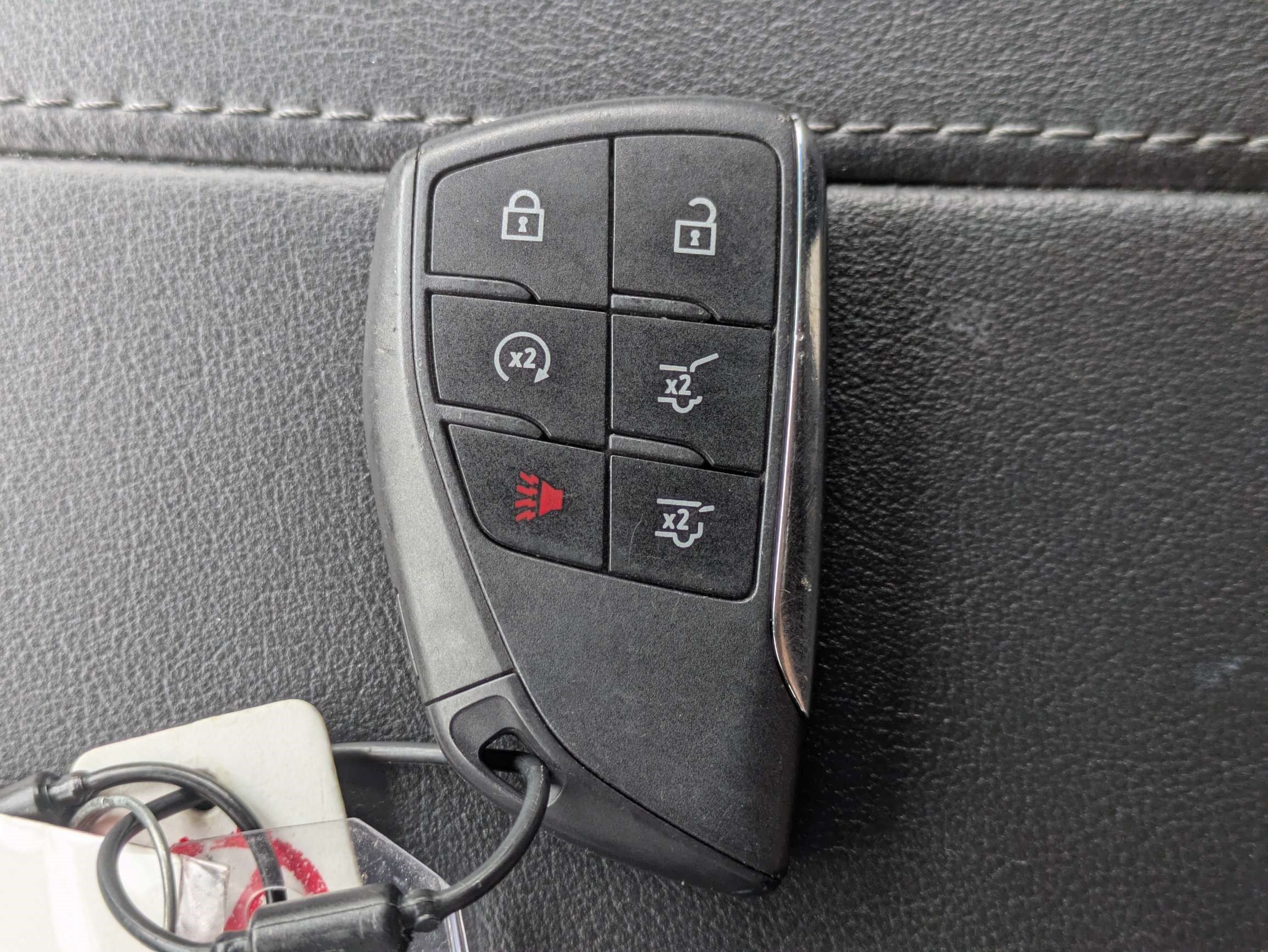 Used 2025 Chevrolet Suburban LT AWD/4WD image 27