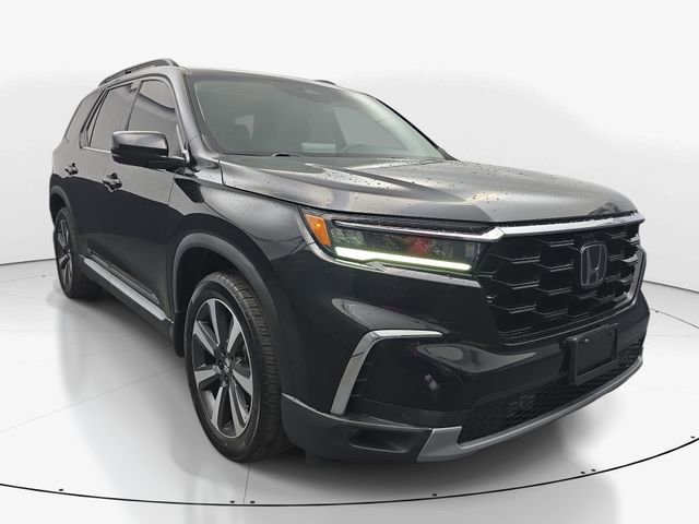 Used 2023 Honda Pilot Touring image 2