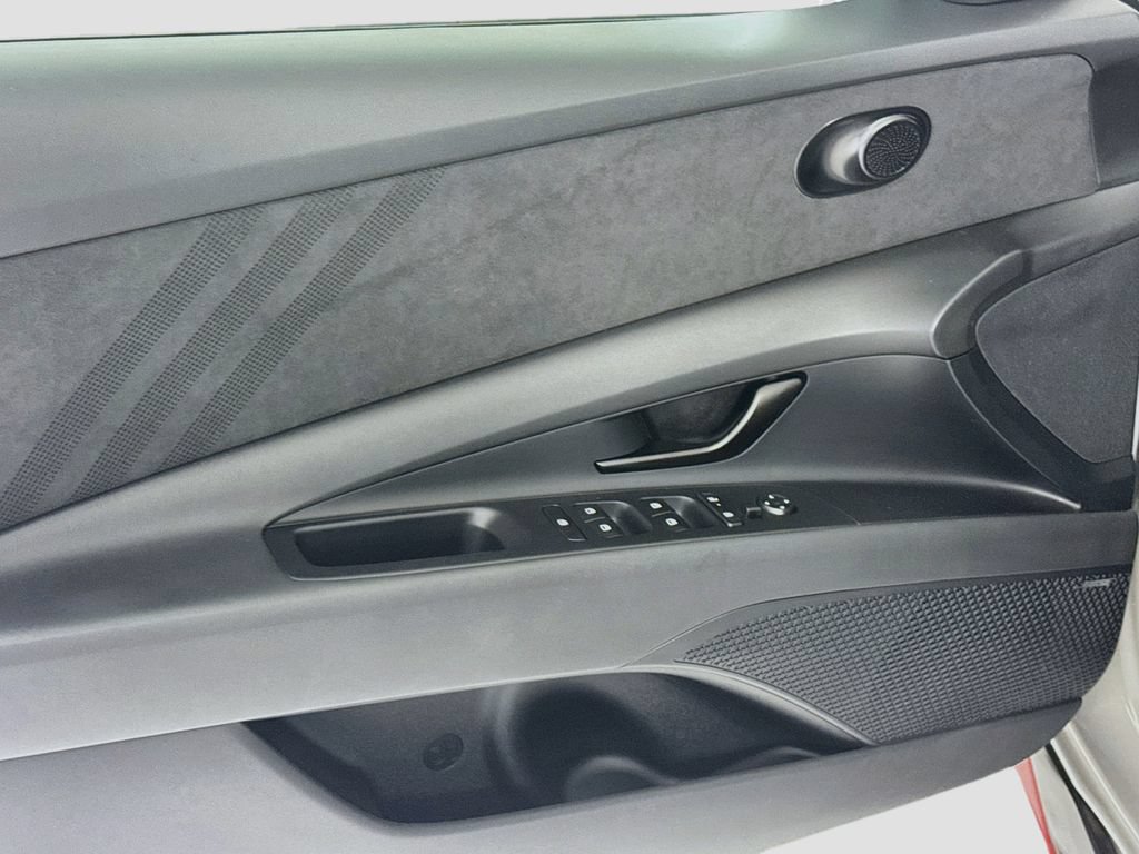 Used 2025 Hyundai Elantra N FWD image 21