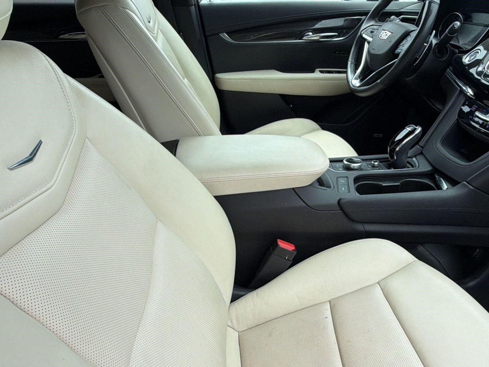 Used 2020 Cadillac XT6 Sport AWD/4WD image 29