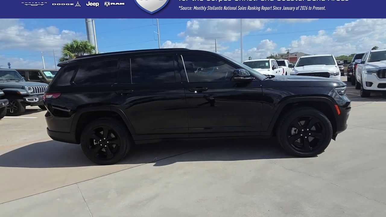 Used 2024 Jeep Grand Cherokee L Limited w/ Black Appearance Package AWD/4WD image 9